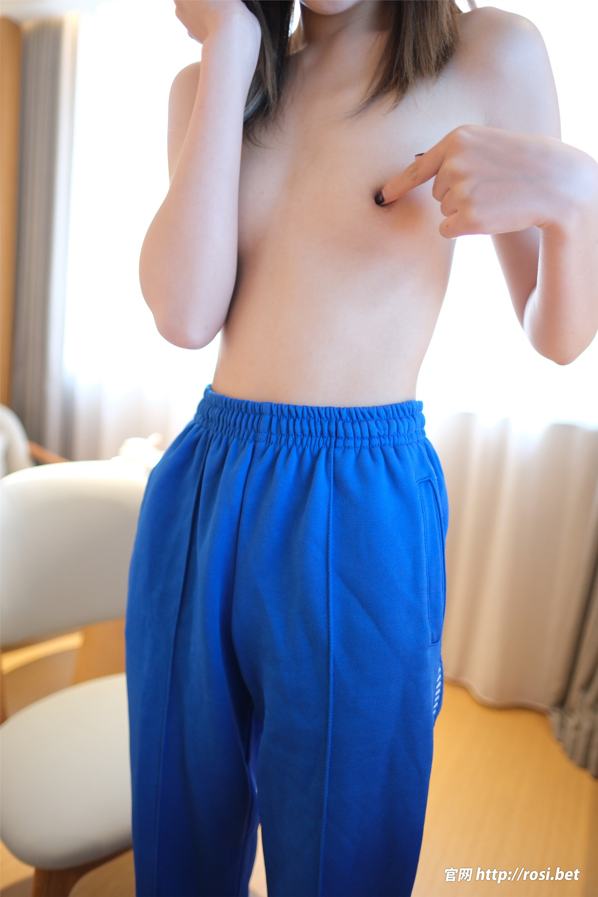 ROSI写真 2025.11.18 NO.5097